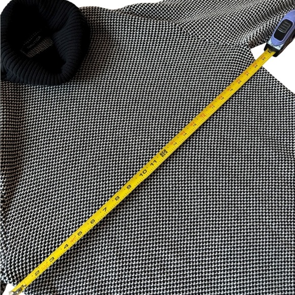 VINTAGE Nautica 100% Cotton Black and White Knit Patterned Turtleneck Sweater - Picture 10 of 11